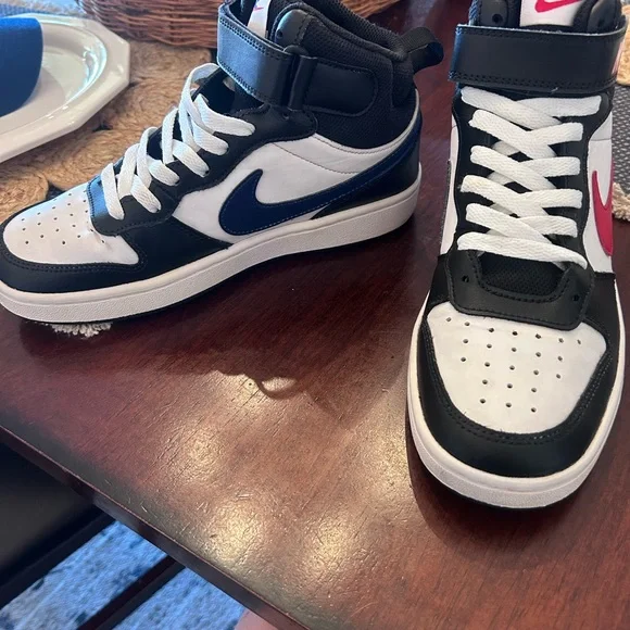 Nike Black and White High-Top Sneakers - Picture 3 of 5